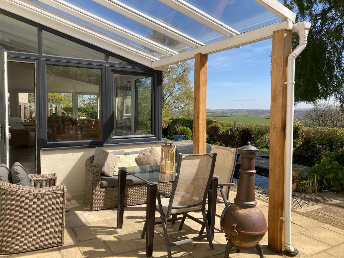 East Hillerton House Guest House Crediton Bagian luar foto