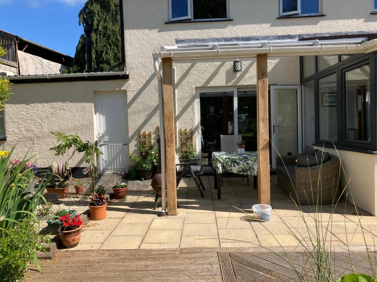East Hillerton House Guest House Crediton Bagian luar foto