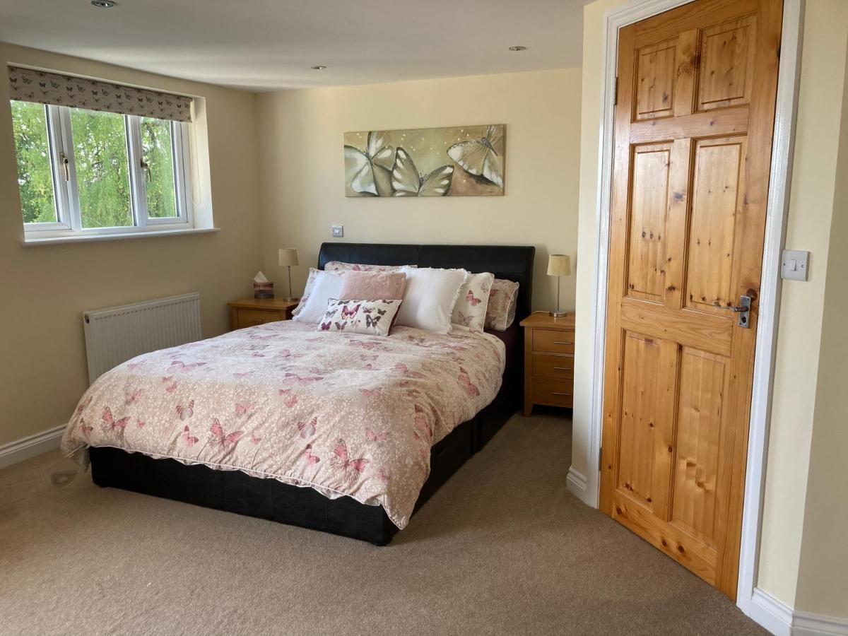 East Hillerton House Guest House Crediton Bagian luar foto