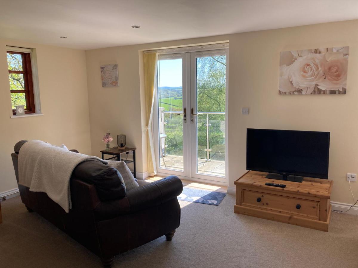 East Hillerton House Guest House Crediton Bagian luar foto
