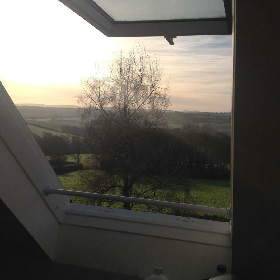East Hillerton House Guest House Crediton Bagian luar foto